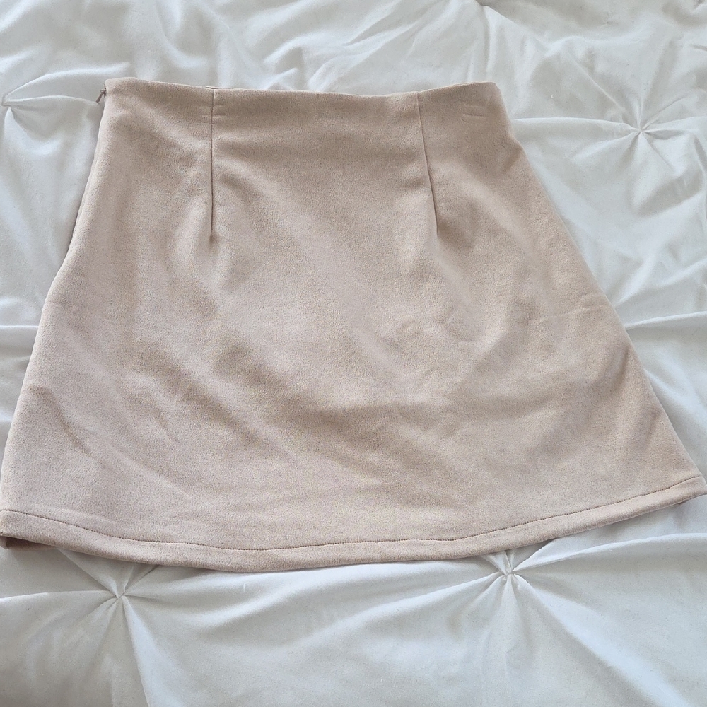 VENUS Cream Mini Skirt